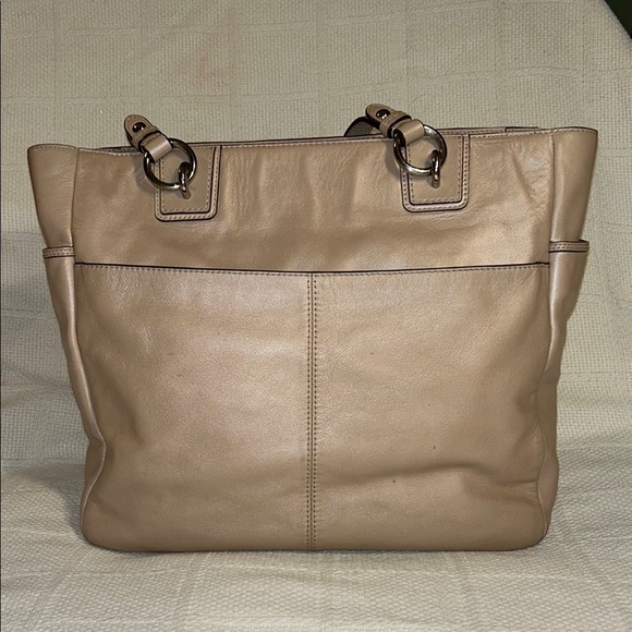 Coach F19456 Tall Gallery Putty Colored Leather Tote - Picture 2 of 10
